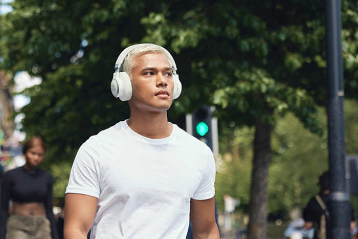 How to Choose the Best Noise-Cancelling Headphones