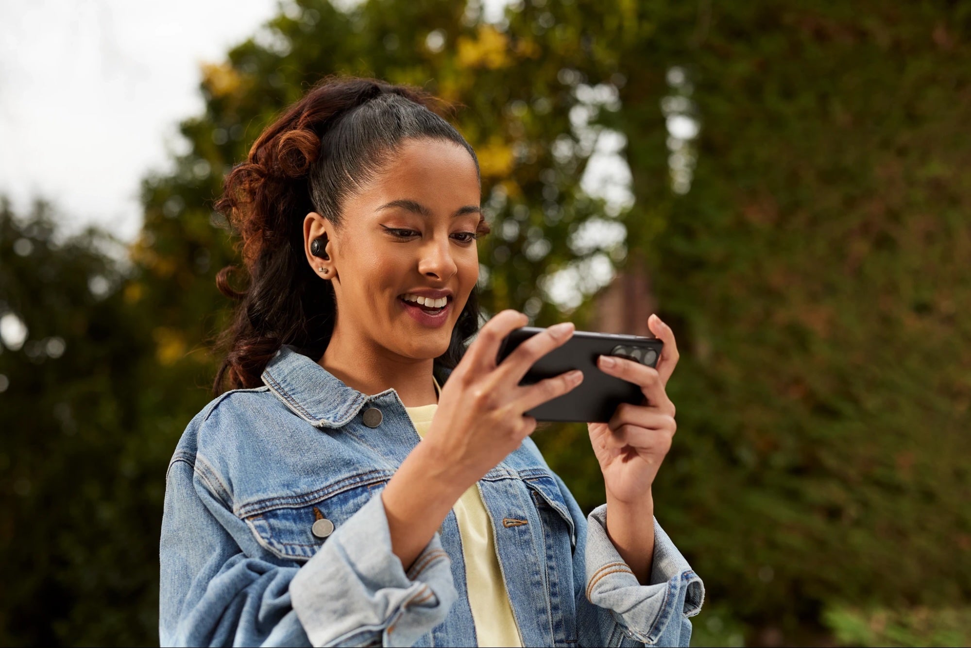 Wired vs. Wireless: Finding the Best Earphones for You